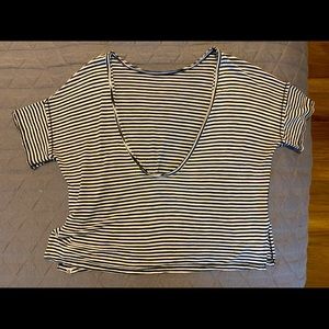 Oversized, open back Billabong tee!